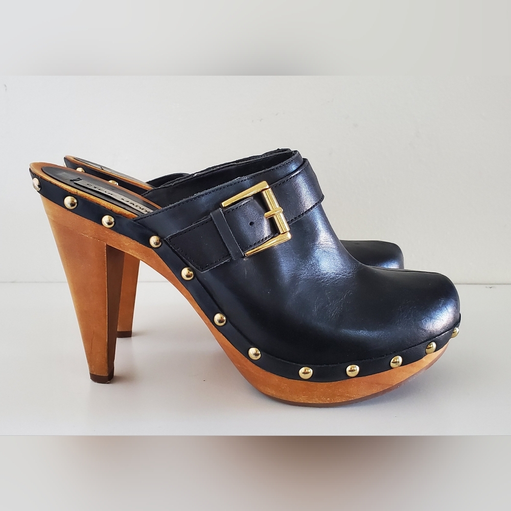 Steve Madden Black Leather Heeled Studded Buckle Clogs Women's Sz 9